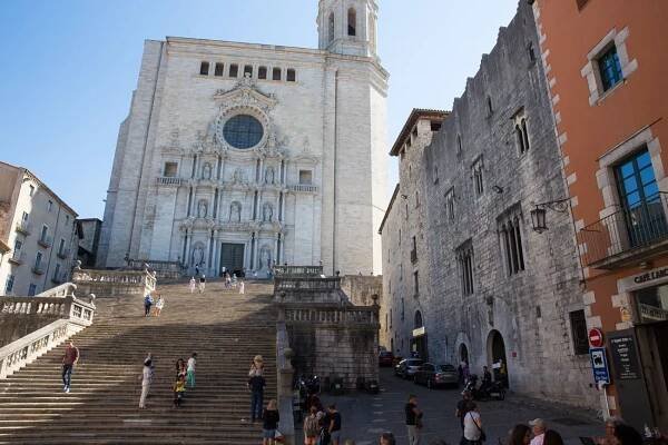 9 Reasons Why You Should Visit Girona, Spain