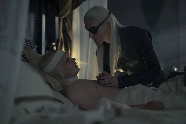 Tom Glynn-Carney, Ewan Mitchell - Rod Draka - Prostý lid - Z filmu