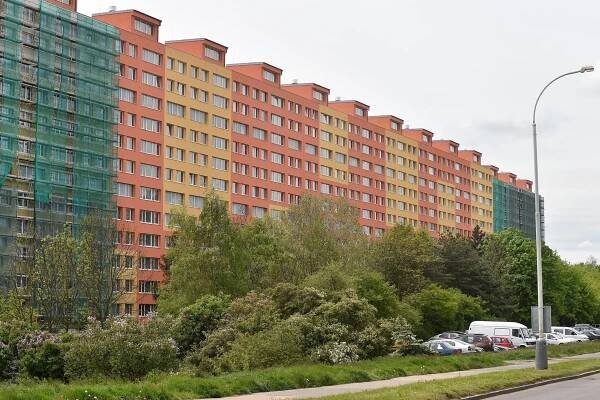 Třetina Čechů bydlí v paneláku. Víte, které jsou ty nejzajímavější?