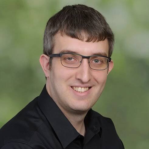 Chris Hoffman-Former Editor-in-Chief