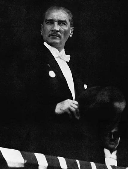 Mustafa Kemal Atatürk - Vikipedi