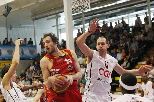 FOTO: Basketbalisty Děčína dělí jediná výhra od medaile