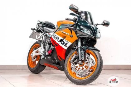 Motocykl CBR1000RR Fireblade C-ABS: specifikace, foto, video