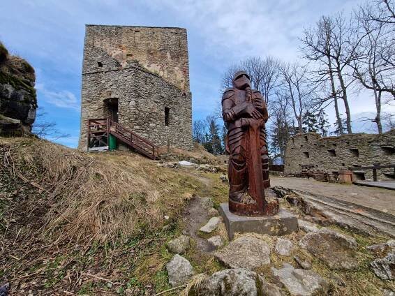 Zřícenina Vítkův Hrádek u Lipenské přehrady je bez správce, Přední Výtoň hledá nového provozovatele