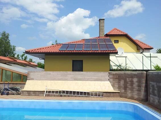 Solární ohřev bazénu a vody v bazénu s kolektory