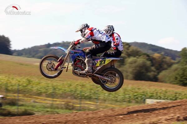 Fotogalerie Republikový šampionát sajdkár a čtyřkolek v Jiníně | Motorkáři.cz