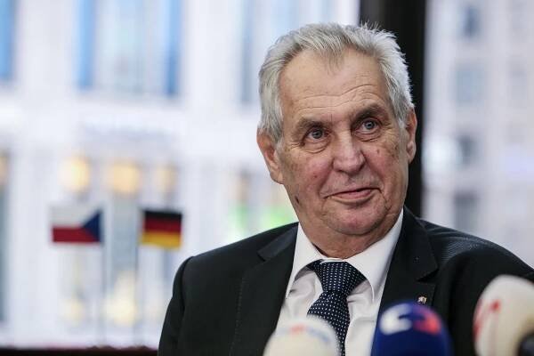 Petříček má slušnou kvalifikaci, to je důležitější než vazba na Pocheho, řekl Zeman