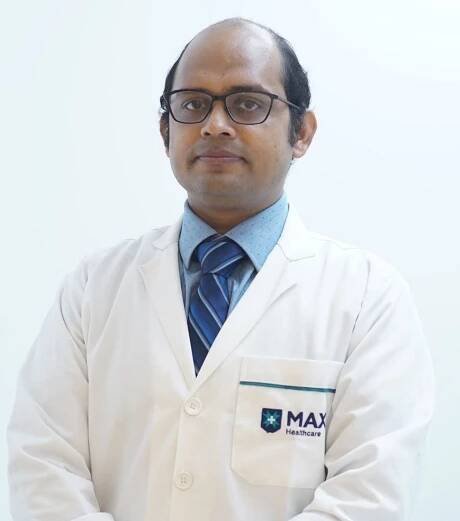 Dr. Sanjeev Kumar- oncologist at Max Hospital