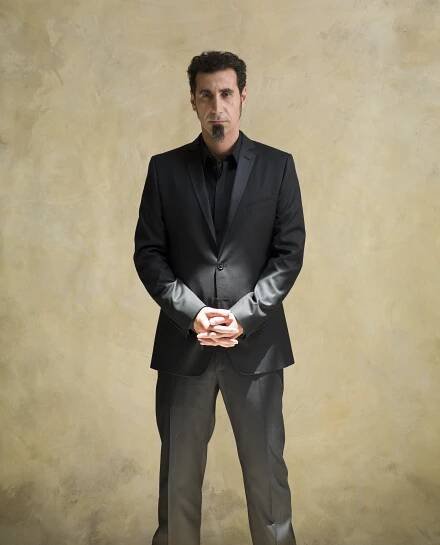 Serj Tankian dokončuje natáčení třetího sólového alba Harakiri | topvip.cz