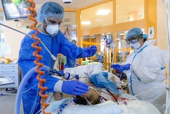Klinika anesteziologie, resuscitace a intenzivní medicíny 1.LF UK ve Všeobecné...