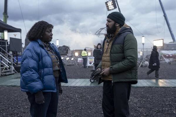 Lolly Adefope, Himesh Patel - Franšíza - Scéna 110: Křest ohněm - Z filmu