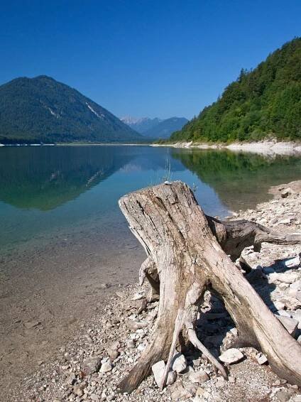 Tourismus Lenggries, Foto: Ch. Bäck, Ufer Sylvensteinsee