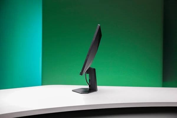 AOC 24G4XE im Test: Der günstigste Gaming-Monitor aller Zeiten? An der Ergonomie hat AOC gespart. Der 24G4XE ist lediglich neigbar.