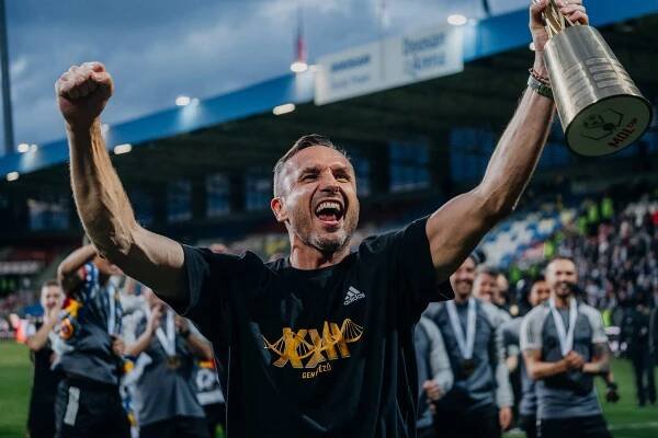 Sparta slaví po čtyřech letech. Výhru v MOL Cupu vystřelil Birmančević | FOTBAL.CZ