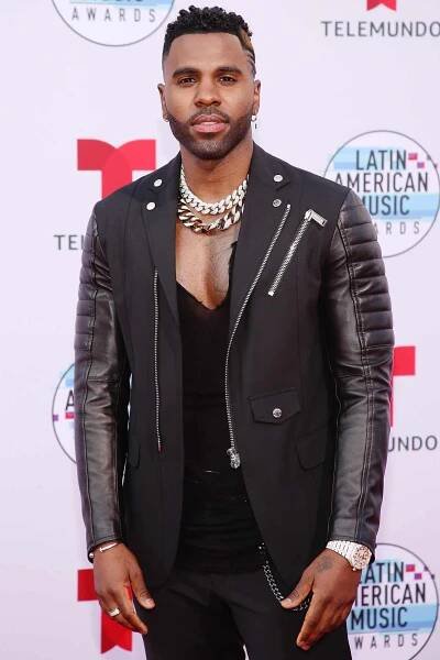 Jason Derulo Denies Photoshopping Viral Photo of Crotch: 'Us Haitians, We Look Different'