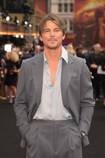 Josh Hartnett wearing a gray suit