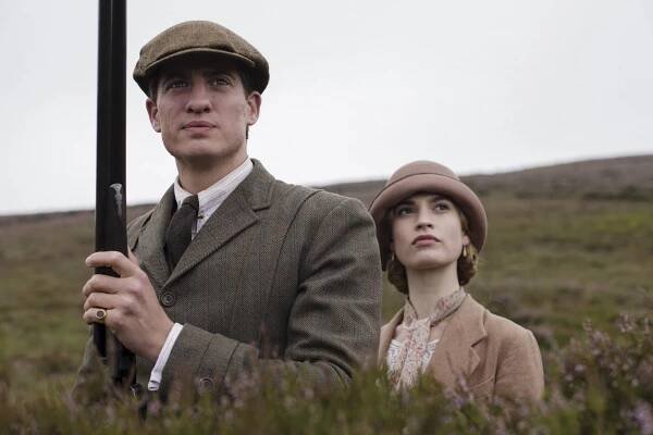 Matt Barber, Lily James - Panství Downton - A Moorland Holiday - Z filmu