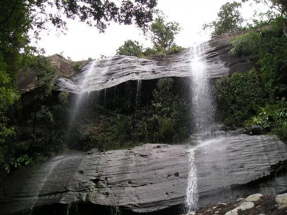 Trek k vodopádu Tugela Falls v Dračích horách JAR
