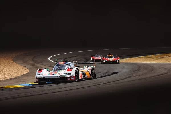 Maciej Niechwiadowicz Photographer - Le Mans 2023