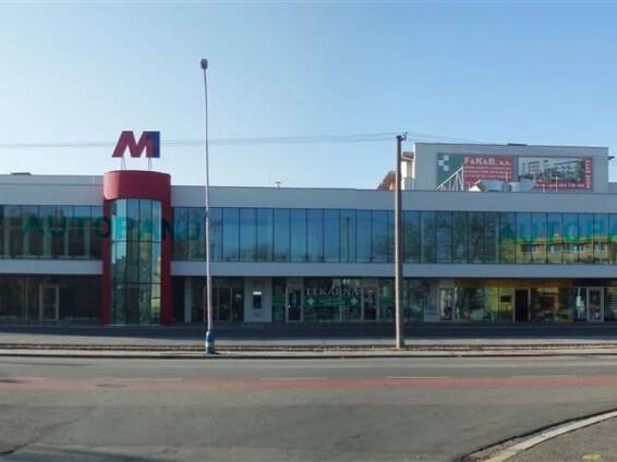 Obchodní centrum M1, Břeclav