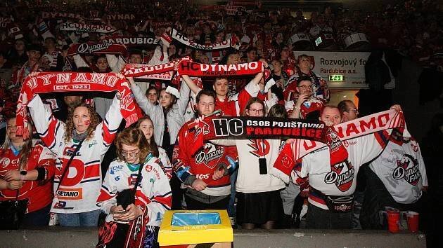 Hokejové finále můžete dnes sledovat na Pernštýnském náměstí v Pardubicích