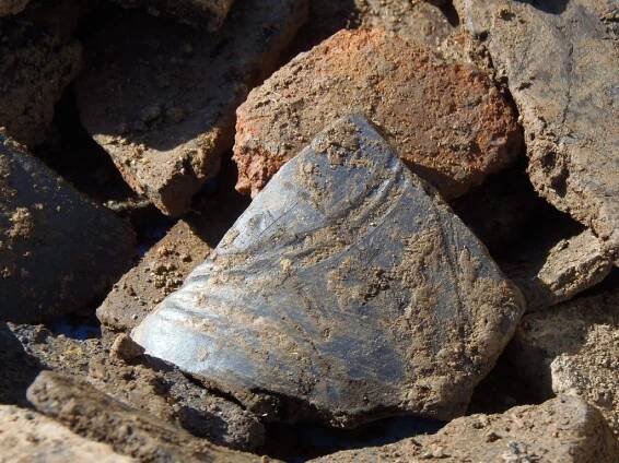 Archeologové našli bronzovou konvici