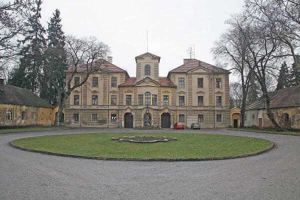 Lázně Bělohrad (zámek)