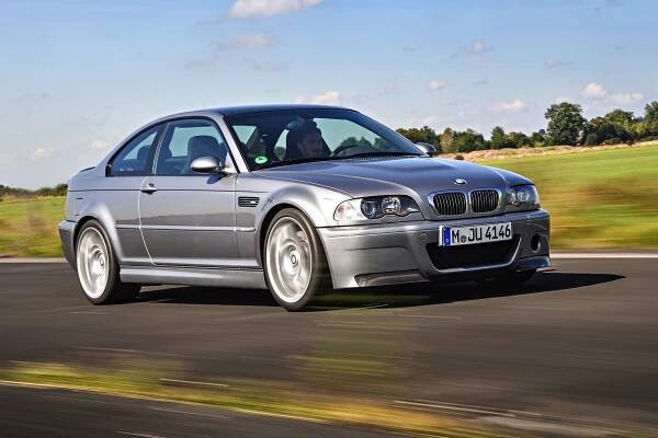 Battle of the Icons: BMW M4 GTS vs E46 BMW M3 CSL