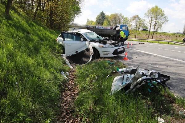 Vážná nehoda zastavila provoz na hlavní silnici u Poříčí nad Sázavou | POŽÁRY.cz - ohnisko žhavých zpráv | hasiči aktuálně