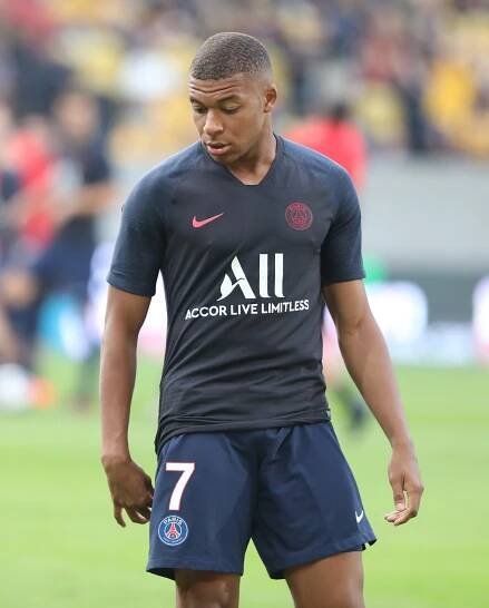 File:2019-07-17 SG Dynamo Dresden vs. Paris Saint-Germain by Sandro Halank–088.jpg - Wikimedia Commons