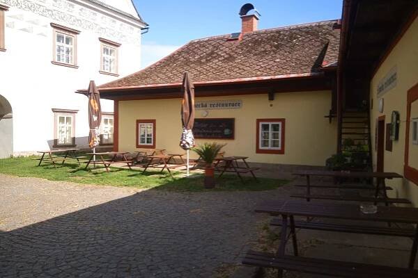 Zámecká restaurace foto 1