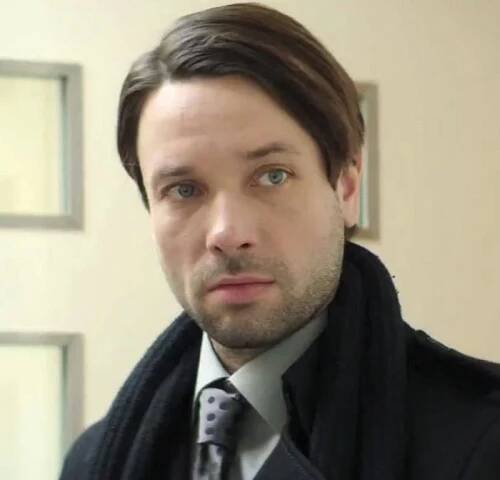 Václav Neužil ve filmu Bába z ledu (2017, režie Bohdan Sláma)