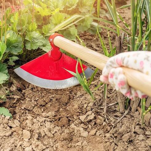 ZAHRADNÍ MOTYKA KOVANÁ 23 cm NA KOPÁNÍ PLEVELE MOTYČKA DŘEVĚNÁ NÁSADA Kód výrobce K3198