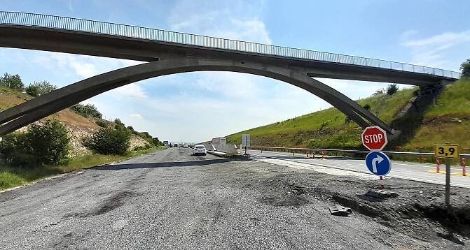 Dálnice u Loun se otevře až v září. Kompletní D7 má být hotová v roce 2028