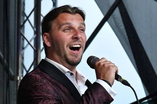 Venkovní koncert tenorů i funky kapely rozvlnil berounské letní kino
