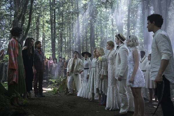 Sabrinina děsivá dobrodružství - Kapitola dvacátá čtvrtá: Zaječí měsíc - Z filmu - Lucie Guest, Vanessa Rubio, Michael Antonakos, Chance Perdomo, Tati Gabrielle, Miranda Otto, Lucy Davis, Abigail Cowen, Tyler Cotton, Kiernan Shipka, Gavin Leatherwood