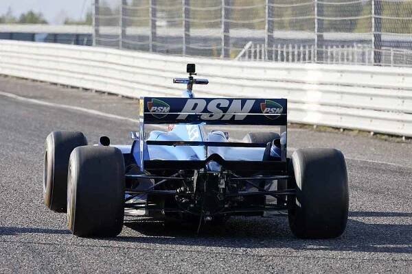 Tomáš Enge se v Mostu představil v monopostu formule 1, ve kterém v roce 2001 závodil v prestižním seriálu.