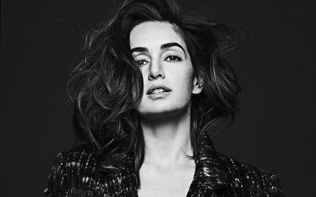 Elegant Portrait of Mexican Actress Ana de la Reguera Wallpaper
