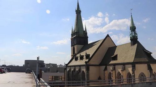 V Ústí se na podporu boje proti hemofilii rozsvítí kostel a květinářství