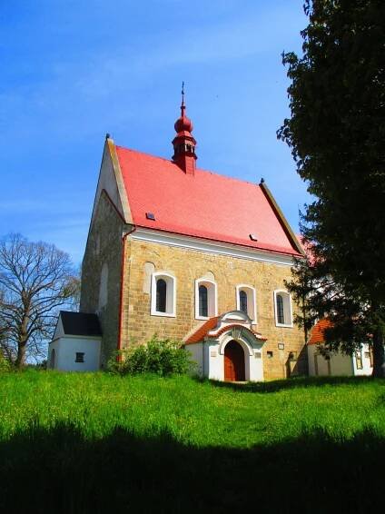 Fotogalerie Kostel Nanebevzetí Panny Marie v Libčanech - Kostel Nanebevzetí Panny Marie (Libčany) - č. 2350434 | Turistika.cz