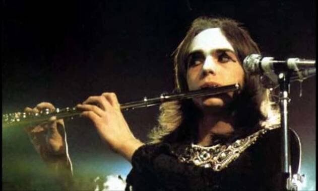 Peter Gabriel...The Carpet Crawlers.