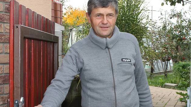 Petr Kumšta jablka nejen jí, ale také je šlechtí
