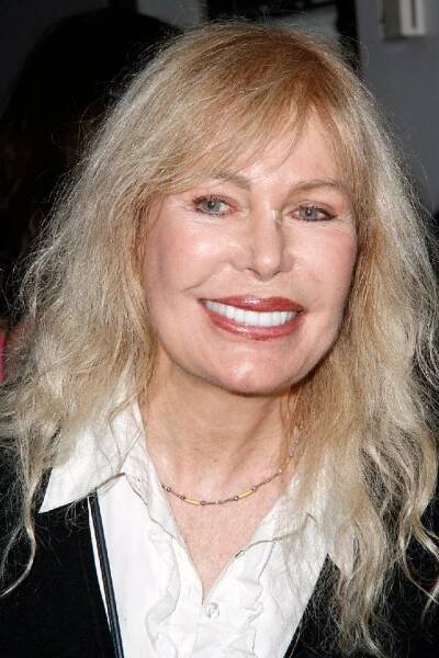 Loretta Swit žila sama. 