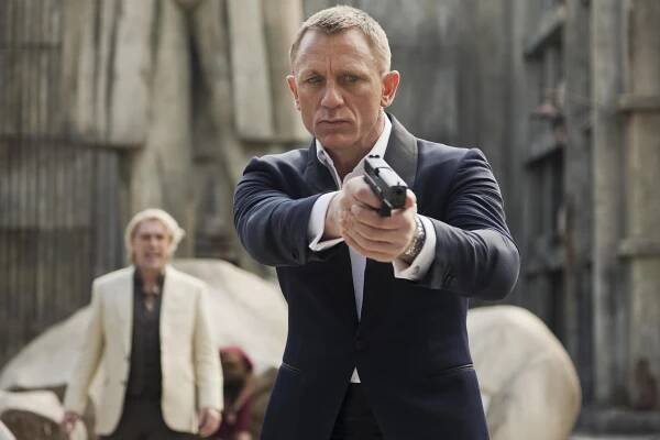ŽENA-IN - Daniel Craig alias James Bond slaví narozeniny. Věděly jste, že se bojí zbraní?