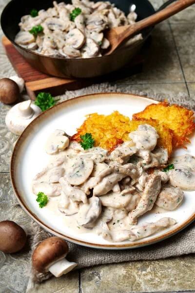 Zürcher Geschnetzeltes mit Pilzen und Kartoffelrösti