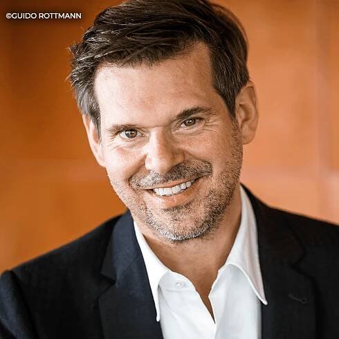 Schmitz_Dr_Georg_Peter_CR_Guido_Rottmann_800x800.png