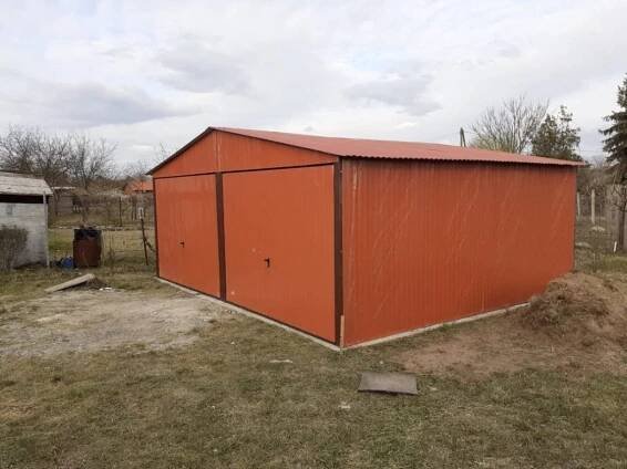 Plechová dvougaráž  6x6m  se sedlovou střechou RAL 8004