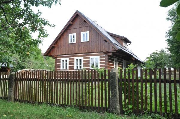 Vybrané exteriéry - Pila Novotný Jilemnice, stavební a truhlářské řezivo, dřevostavby