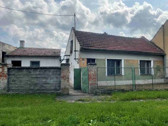 Dům na skvělém místě ve Bzenci
