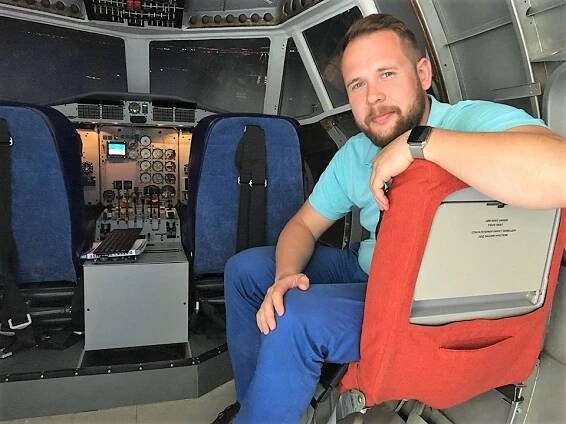 Fotka: David Miklas v simulátoru L410